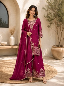 Costume de mariée Salwar très demandé pour les mariages et les fêtes, provenant d'un fournisseur indien, disponible à prix de gros. - Product Image 1