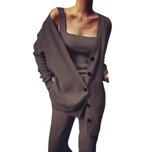 Haute qualité hiver chaud trois pièces ensemble femmes tricoté pull à col roulé laine d'agneau gilet large jambe pantalon femmes survêtement - Product Image 3