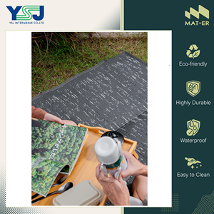 Tapis d'extérieur au design moderne fabriqué en Thaïlande, imperméable, 100% polypropylène, pliable, pour la plage/le pique-nique, en vente - Product Image 2