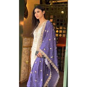 Ensemble de vêtements de soirée pour femmes de créateur Bas de haut fantaisie et imprimé Dupatta - Product Image 4