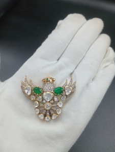 Broche en Forma de Águila Chapado en Oro con Piedras Dobles de Moissanita Polki Verde, Accesorio de Moda Unisex para Boda y Compromiso - Product Image 2