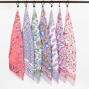 ผ้าพันคอโบโฮลายดอกไม้ ดีไซน์เนอร์ ผลิตจากผ้าฝ้ายระบายอากาศ เป็นมิตรกับสิ่งแวดล้อม ทำด้วยมือ ใช้พันคอและปิดหน้าได้ เหมาะสำหรับกิจกรรมกลางแจ้ง ของขวัญ - Product Image 5