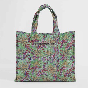 Summer New Style Sac fourre-tout matelassé à une épaule pour femmes Block Print Large Capacity Fashionable Hand Bag - Product Image 1
