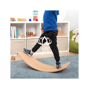 Tabla de Equilibrio de Madera de Primera Calidad para Niños, Desarrollo de Habilidades de Equilibrio y Juego Activo con Superficie de Madera Cuidadosamente Pulida - Product Image 1