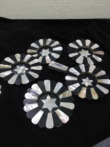 Ensemble de Bakhoor Premium |   Brûleur d'encens Oud de luxe sur un élégant plateau en MOP |   Cadeau arabe haut de gamme pour la maison par Decor World Expo - Product Image 4