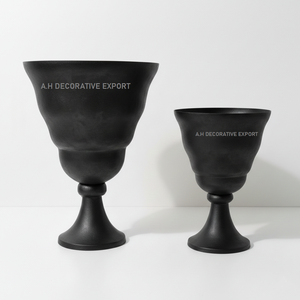 Maceta Moderna de Aluminio Cromado con Forma de Cáliz |   Maceta con Pedestal Estilo Americano para Jardín y Hogar |   Urna Ecológica Negra para Flores - Product Image 4