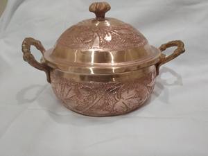 Olla de cocina de metal de calidad exclusiva en cobre con asas de metal para uso en el hogar, restaurantes y mesas de comedor. - Product Image 3