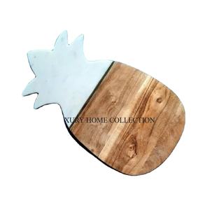 Tabla de cortar de mármol de madera duradera diseñada para chefs profesionales y cocineros domésticos que buscan superficies de corte confiables - Product Image 1