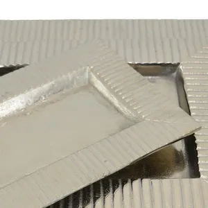 Bandeja de Servir de Metal Hecha a Mano de Estilo Vintage, Plato Decorativo Rústico para Mesa de Comedor, Bandeja Cuadrada de Aluminio Hecha a Mano de Lujo - Product Image 3