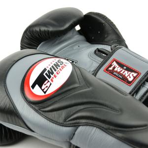 Dernier modèle de gants de boxe Twins personnalisés noirs et gris, 100% cuir de vache véritable, gants de boxe Twins pour l'entraînement MMA et Muay Thai - Product Image 2