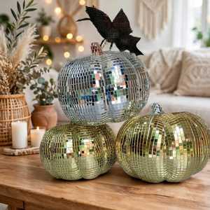 Ornement Citrouille en Verre Miroir Fait Main Design Moderne pour Décoration d'Halloween - Forme Ronde Écologique - Product Image 1