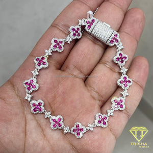 Pulsera Cubana de Plata de Ley 925 Premium con Diamantes de Moissanita, Eslabones con Motivo Floral Rosa y Cierre de Caja Totalmente Engastado - Product Image 4
