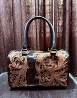 Tas Tangan Kulit Asli Buatan Tangan Mewah untuk Wanita dengan Pola Bunga Ukiran Tangan Desain Gaya Vintage untuk Grosir