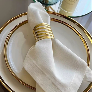Anneaux de serviette en fil métallique doré, style minimaliste moderne, pour une mise en place de table contemporaine, porte-serviettes linéaire doré de qualité supérieure, finition brillante - Product Image 1