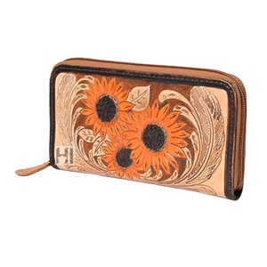 Portefeuille à fermeture éclair unisexe fait main en cuir véritable Long Floral Crazy Horse Style Vintage Tassel Decoration RFID Blocking OEM Boxed - Product Image 4