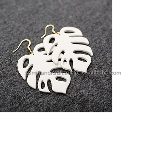 2024 classique religieux lune numéro forme résine pendentif boucles d'oreilles meilleure conception avec perle diamant pour mariage blanc bleu couleurs - Product Image 3