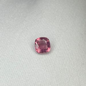 Zafiro rosa sin tratamiento térmico, natural, de las minas de Ceylón, Sri Lanka, corte cojín. - Product Image 3