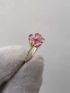 แหวนพลอยสีชมพูรูปทรงลูกแพร์ ดีไซน์วินเทจ เงินแท้ 925 ชุบทอง 14K แหวนหมั้นพลอยสีชมพู - Product Image 3