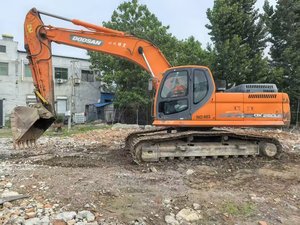 รถขุดตีนตะขาบ Doosan DX260LC-9C มือสอง พร้อมมอเตอร์ปั๊มและเกียร์ รุ่นปี <span class=keywords><strong>2020</strong></span> น้ำหนัก 26 ตัน ได้รับการรับรองมาตรฐาน <span class=keywords><strong>ISO</strong></span>/CE/EPA เครื่องจักรก่อสร้าง - Product Image 1