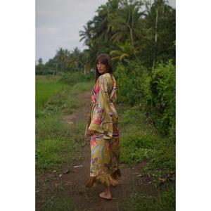 ชุดกิโมโนพิมพ์ลายดอกไม้คุณภาพสูง งานแฮนด์เมด ทรงหลวม สไตล์เก๋ แขนยาว ผ้าชีฟอง ชุดเดรสแบบพันรอบตัว สำหรับใส่ลำลองในฤดูร้อนสำหรับผู้หญิง - Product Image 2
