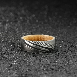 Anillo de Boda de Acero de Damasco Hecho a Mano con Patrón de Grano de Madera, Moderno, Personalizado, Proveedor Mayorista OEM - Product Image 6