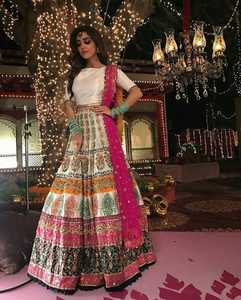 Tenue de mariée de luxe colorée, Lehenga de mariage pakistanais, vêtements de mariage indiens et pakistanais traditionnels, ensembles richement brodés - Product Image 5
