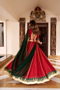 Lehenga Navratri en tissu Georgette avec imprimé Bandhej à effet feuille, dentelle à motif en relief, détails vintage et touche élégante de dentelle Gota Patti - Product Image 3