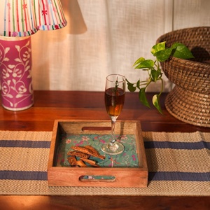 Bandeja Cuadrada de Madera Esmaltada de Primera Calidad con Diseño Floral para Café, Té y Desayuno, Fabricante OEM ODM - Product Image 4