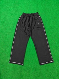 Ensemble survêtement homme streetwear : sweat à capuche brodé effet vieilli et pantalon de survêtement assorti avec coutures inversées sur toute la surface - Product Image 2