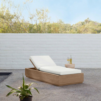 Chaise longue d'extérieur moderne en bois avec dossier réglable et coussin blanc