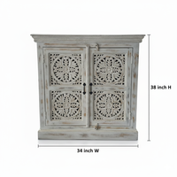 Armoire d'appoint rustique de style farmhouse en bois massif éco-responsable, sculptée à la main, blanchie à la chaux, grande capacité, avec portes à médaillons floraux
