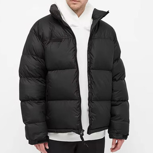Veste à bulles pour homme avec un style streetwear moderne, ce qui en fait le choix parfait pour la veste d'hiver - Product Image 3