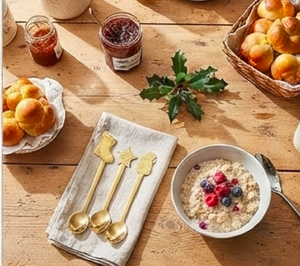 Ensemble de cuillères de Noël dorées avec poignées en forme de chaussette, étoile de pain d'épices et bonnet de Père Noël, couverts fantaisie pour cadeaux de fêtes - Product Image 3