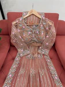 Sari réversible en tulle brodé avec blouse non cousue, travail de fils et de paillettes, idéal pour les occasions de mariage et de fête, qualité export. - Product Image 4