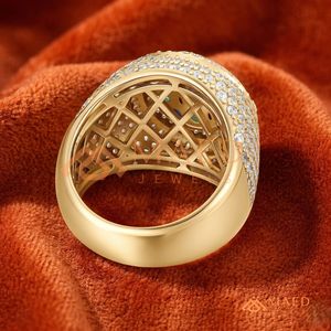 Anillo de Oro Amarillo de 18K para Hombre con Incrustaciones de Piedras Preciosas Arcoíris, Banda Abombada, Joyería Hip Hop, Anillo con Diamantes de Corte Baguette y Redondo - Product Image 3