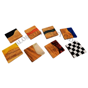 Juego de 4 posavasos de madera de acacia premium, pulidos, con patrón de tablero de ajedrez, hechos a mano, Blossom Craft India, para servir té, letrero de pared, artesanías de madera - Product Image 4