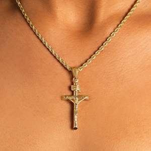 Collar con Colgante de Cruz Chapado en Oro con Jesucristo, Joyería Religiosa Cristiana, Diseño de Cadena de Cuerda Unisex - Product Image 1
