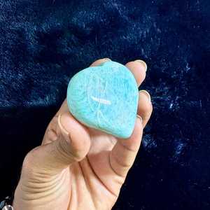 หินอะมาโซไนต์ธรรมชาติคุณภาพสูง รูปหัวใจ ขัดเงา สีฟ้า สำหรับบำบัดรักษา พลังเรกิ ของขวัญ ของตกแต่ง - Product Image 4