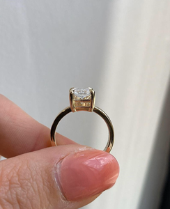 Anillo de compromiso solitario de oro macizo de 14K con moissanita de corte radiante de lujo, 4 quilates, joyería fina al por mayor - Product Image 6