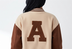 Veste universitaire personnalisée beige marron avec lettre A, veste universitaire pour femme, manteau en polaire décontracté, vêtement d'automne - Product Image 4