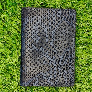 Cartera Elegante de Cuero Azul para Hombre, Textura Cobra, Piel Vacuna Genuina, Delgada, Minimalista, para Tarjetas de Crédito, Accesorio de Moda de Alta Calidad - Product Image 1