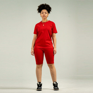 Ensemble short cycliste et t-shirt pour femme - Tenue deux pièces confortable et tendance pour la détente estivale et les sports de plein air - Product Image 1