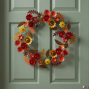 Vibrante Corona Floral Metálica Adornada con Flores Coloridas, Hojas de Bronce y Lindas Mariquitas, Decoración Lúdica para Pared de Jardín en Otoño - Product Image 6