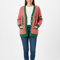 Cardigans de sororité personnalisés à col en V, manches longues, roses et verts unis, brodés du logo, tricotés, décontractés, boutonnés, écologiques