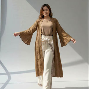 Elegante Conjunto Bohemio de Tres Piezas en Tonos Tierra: Cárdigan Largo, Top Interior de Manga Ancha con Cuello Redondo y Pantalones Palazzo de Cintura Alta - Product Image 1