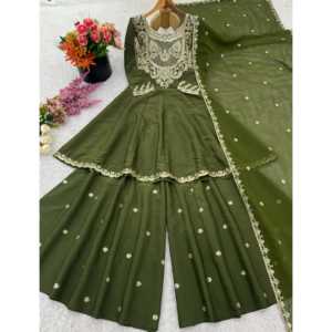 Ensemble haut-bas et dupatta pour femmes avec broderie et travail de séquence - Product Image 6