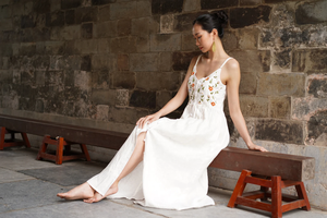 Vestido Maxi de Lino Blanco Bordado a Mano, Escote en V Favorecedor, Sin Mangas, Tela de Lino Premium Transpirable, Vestido de Verano Etéreo - Product Image 4