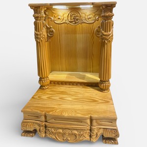 L'autel du dieu de la richesse et du dieu de la terre est sculpté en bois de pin. - Product Image 3