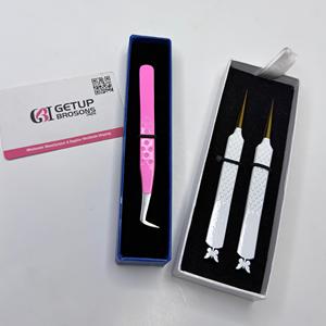 Pince à épiler professionnelle pour extensions de cils, qualité supérieure, volume russe, revêtement blanc et rose, pointe dorée, acier inoxydable droit. - Product Image 2