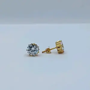 Bijoux élégants au design solitaire pour femmes, à porter au quotidien et pour les occasions spéciales, élégantes boucles d'oreilles en or 22 carats avec cristaux ronds - Product Image 2